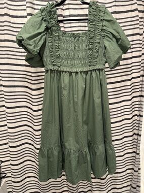 Green Smocked Puff-Sleeve Dress
